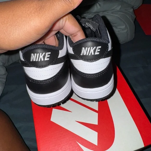 Nike Dunk Low Panda - Picture 6 of 7